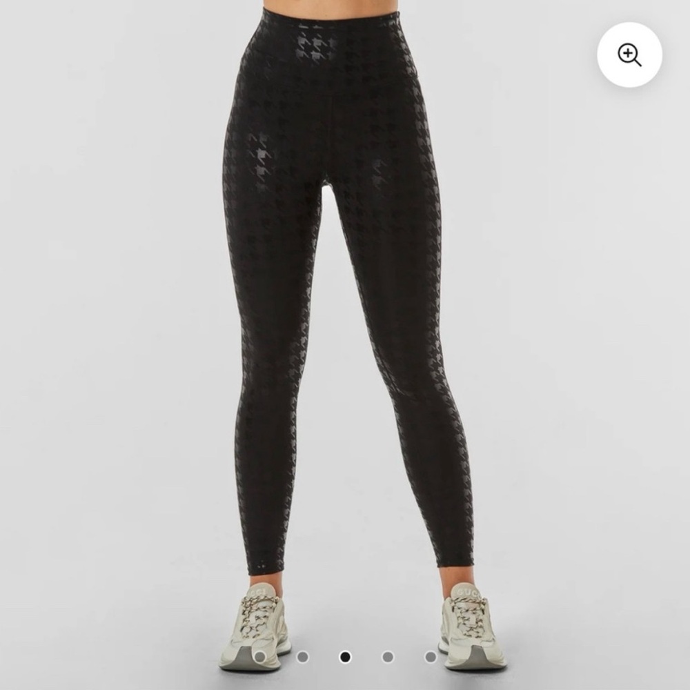Noli Yoga High Waist Black Houndstooth Leggings